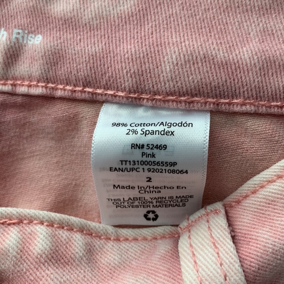 🚨 4 for $20 Time and Tru distressed high rise pink denim shorts - Picture 4 of 4